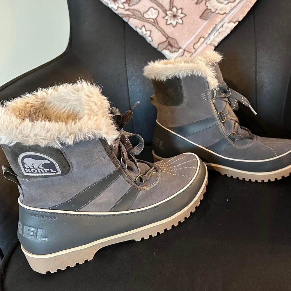 Sorel Women Gray Winter Snow Boots Waterproof Suede Faux Fur NL2089-052 Size 11